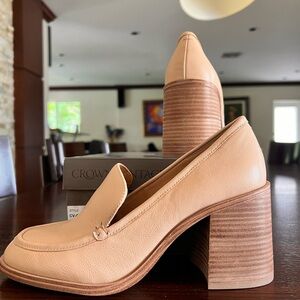 Crown vintage Caitlyn pump - color sand glaze. Size 8.5 new with box